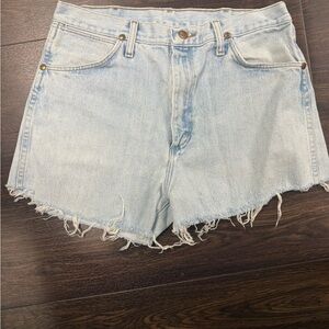Vintage Wrangler 13MWZ Shadow Pocket Denim Shorts | Light Wash Cut-Offs Waist 33